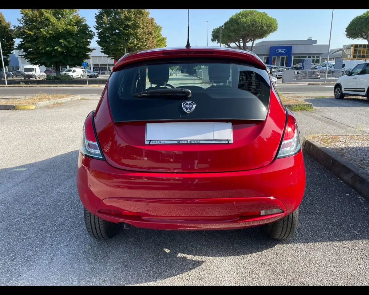 Lancia Ypsilon usata a Ravenna (13)