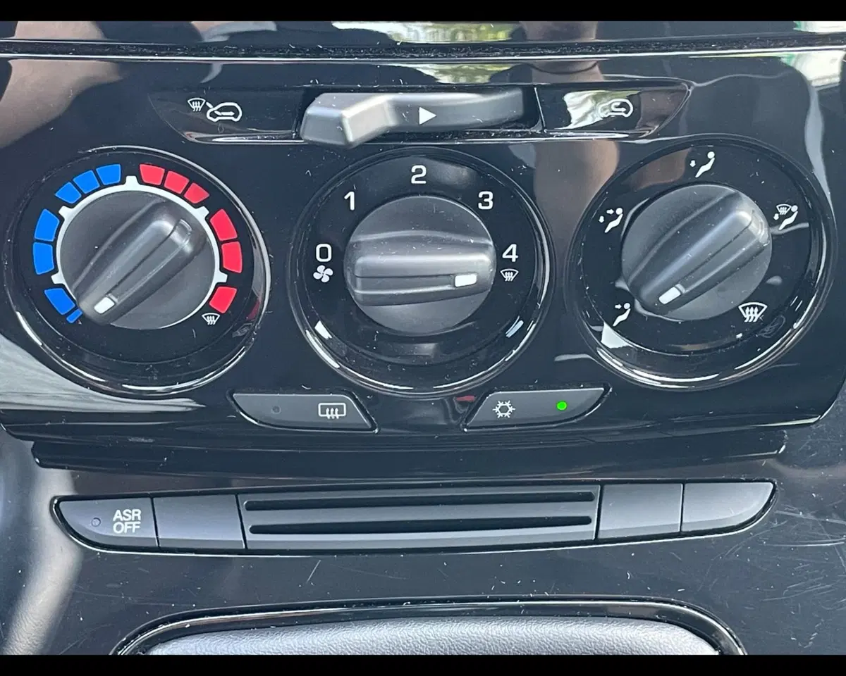 Lancia Ypsilon usata a Ravenna (15)