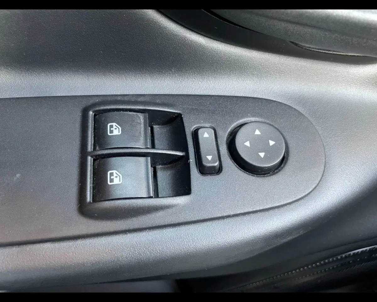 Lancia Ypsilon usata a Ravenna (17)