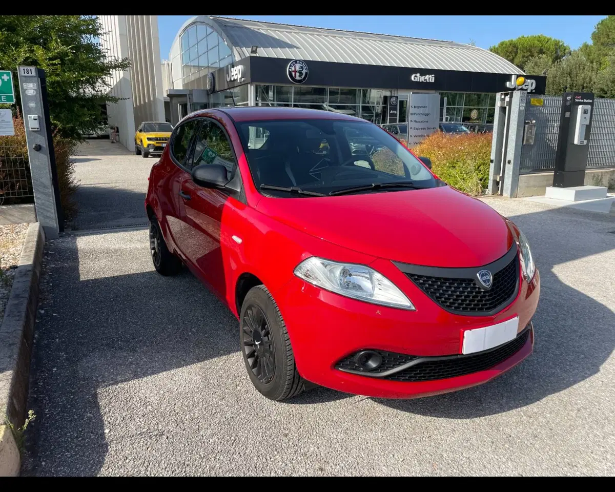 Lancia Ypsilon usata a Ravenna (19)