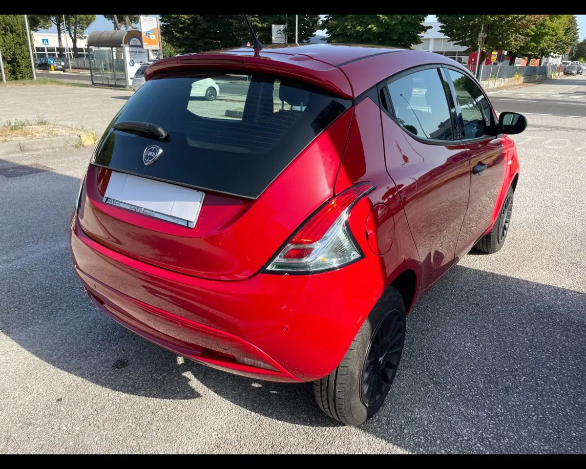Lancia Ypsilon usata a Ravenna (20)