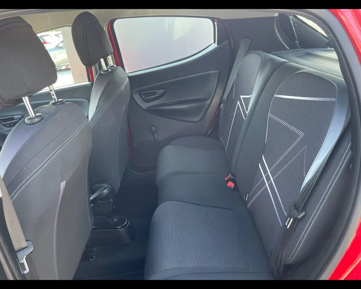 Lancia Ypsilon usata a Ravenna (4)