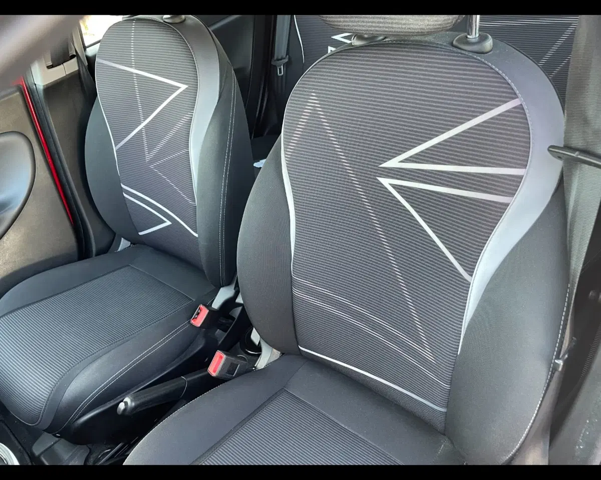 Lancia Ypsilon usata a Ravenna (9)