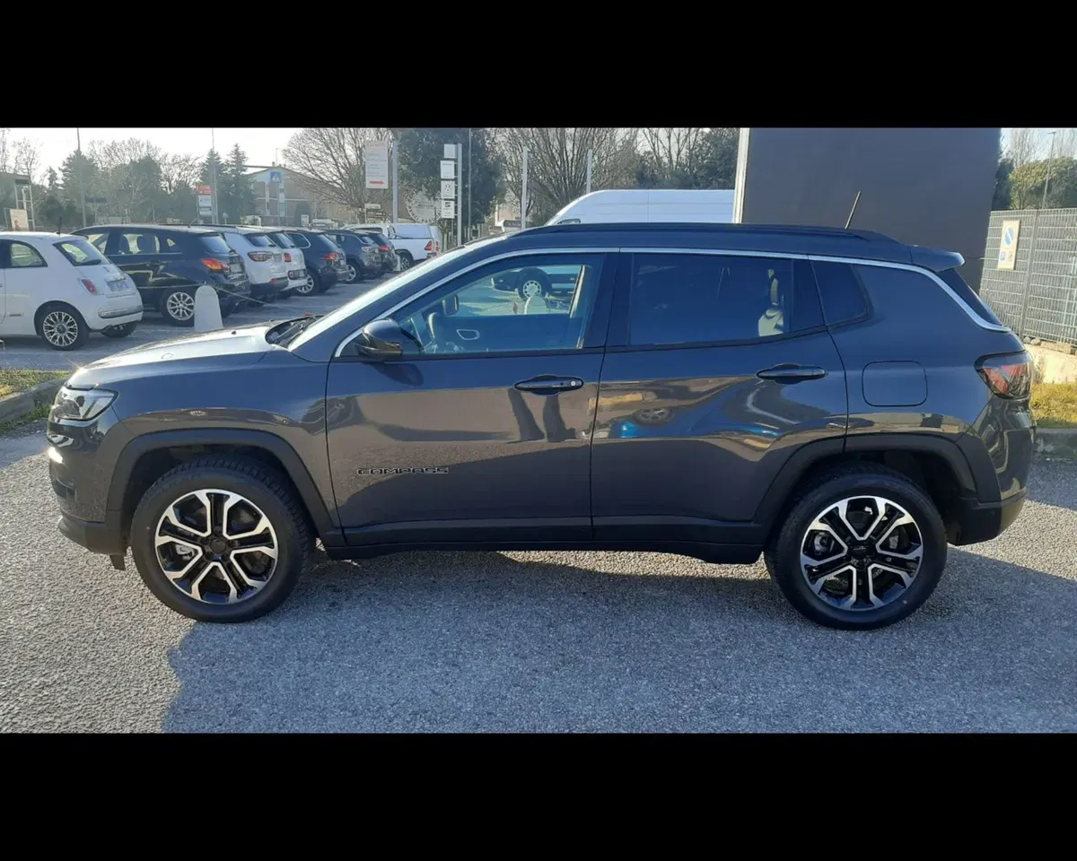 Jeep Compass nuova a Ravenna (11)