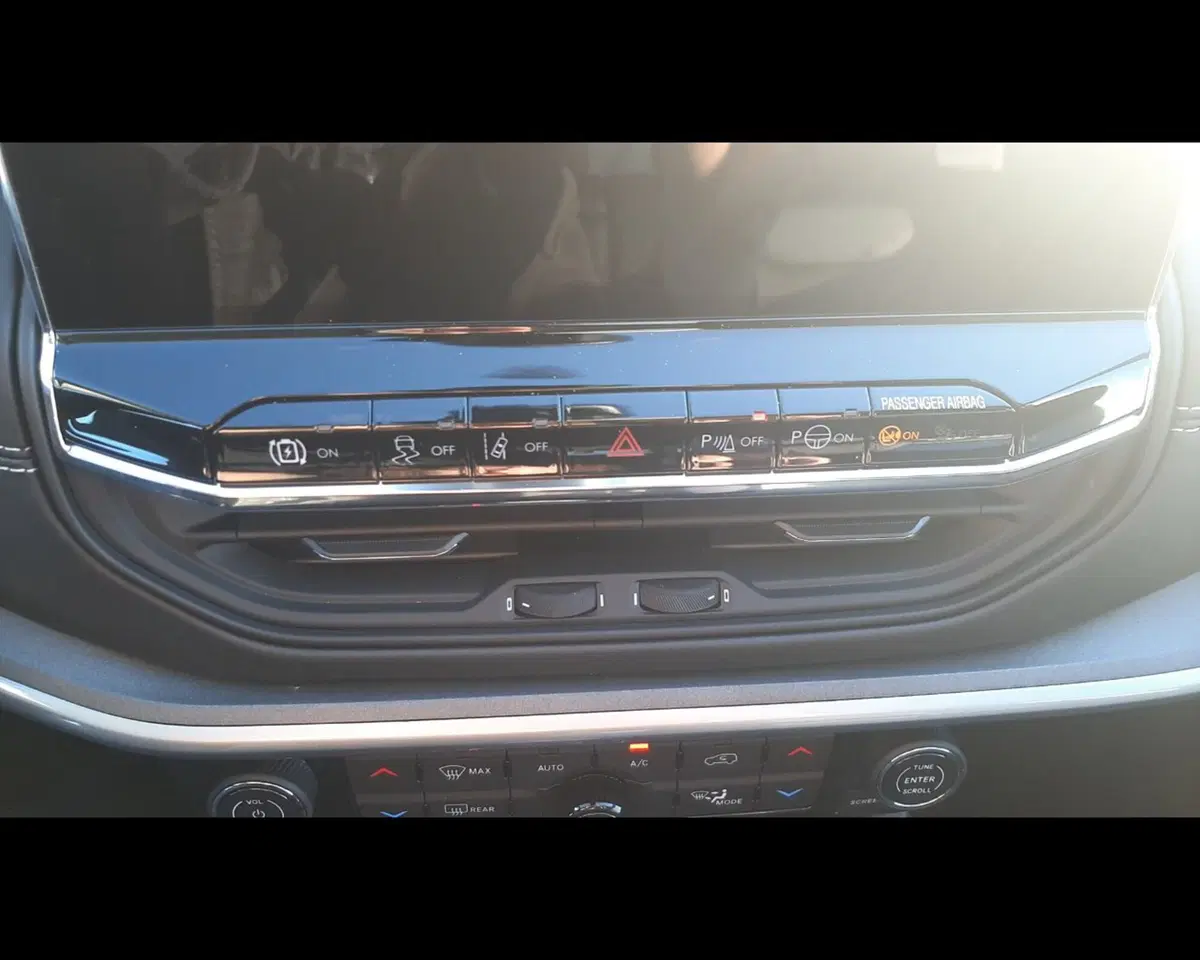 Jeep Compass nuova a Ravenna (18)