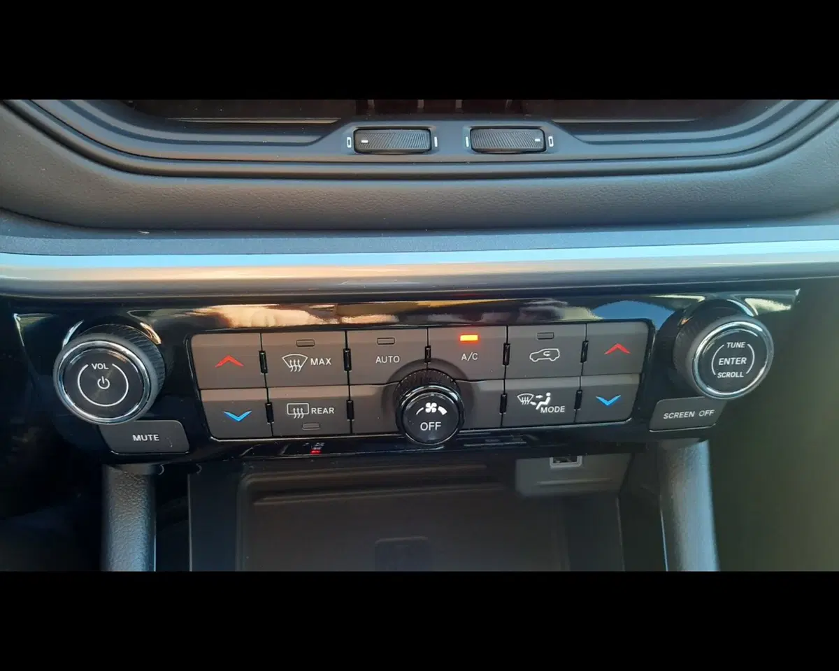 Jeep Compass nuova a Ravenna (19)