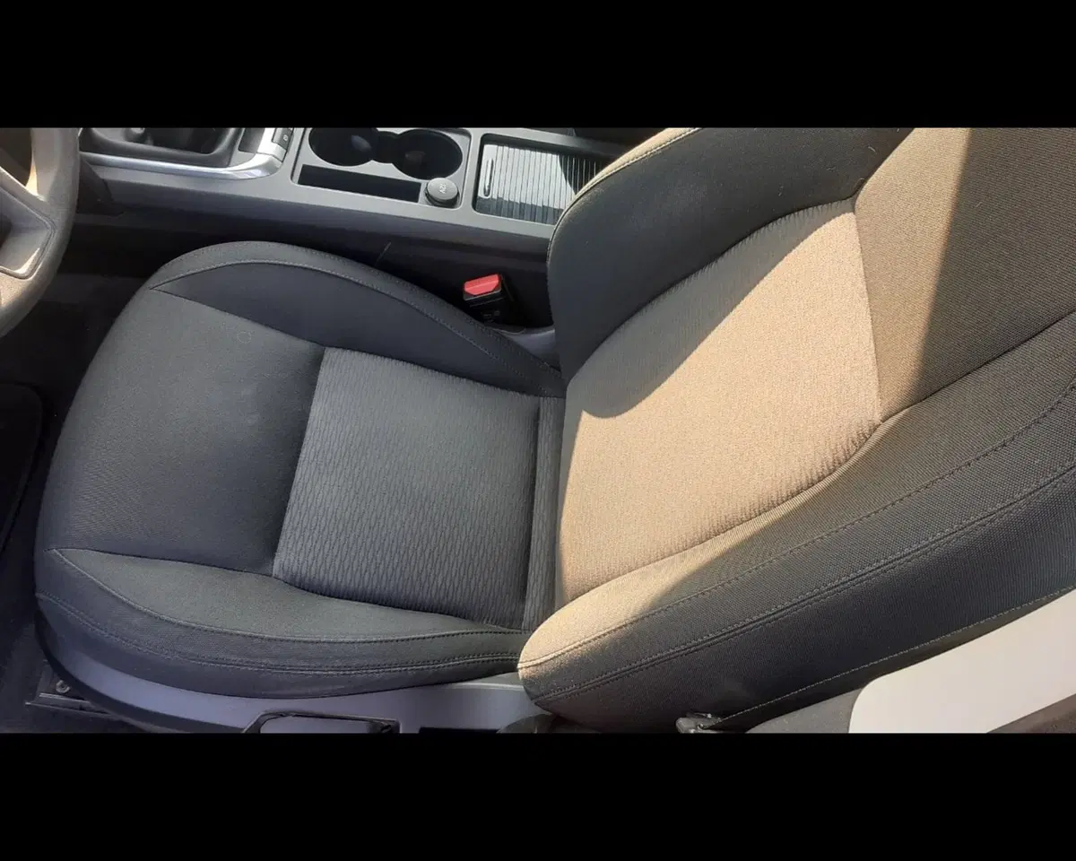 Land Rover Discovery Sport usata a Ravenna (9)