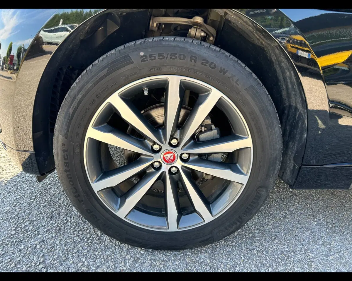 Jaguar F-Pace usata a Ravenna (12)