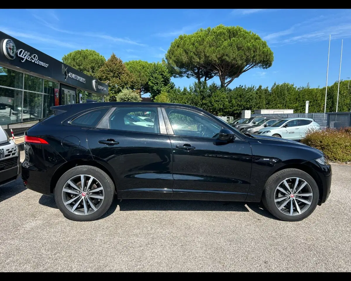 Jaguar F-Pace usata a Ravenna (15)