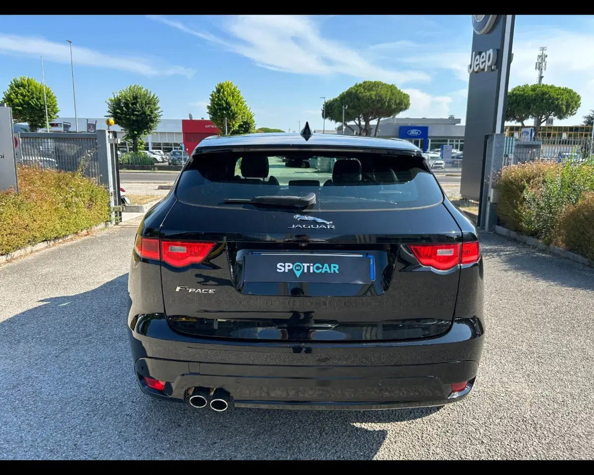 Jaguar F-Pace usata a Ravenna (16)