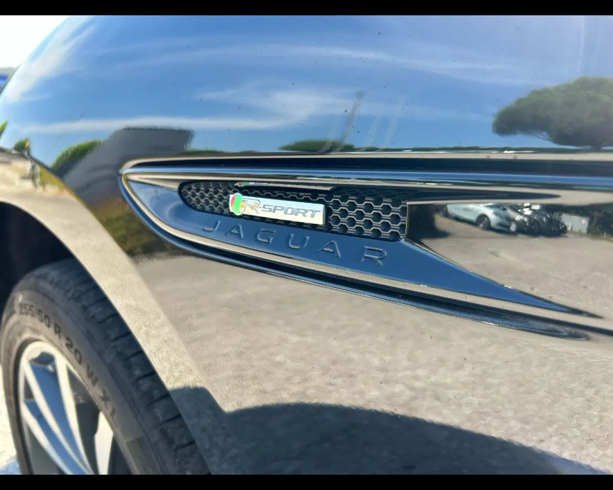 Jaguar F-Pace usata a Ravenna (18)