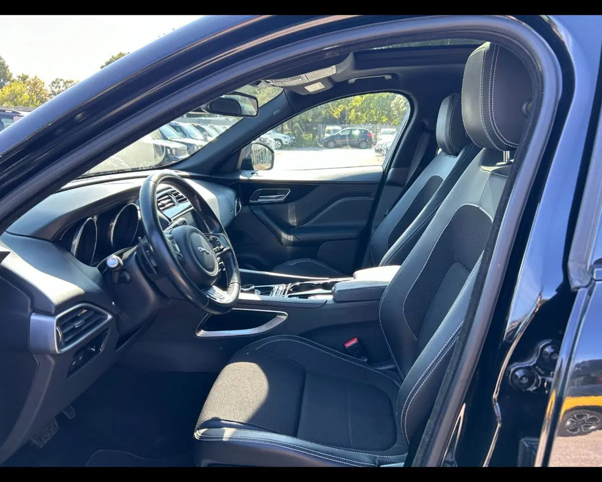 Jaguar F-Pace usata a Ravenna (3)