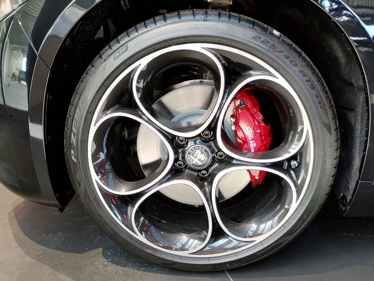 Alfa Romeo Giulia nuova a Ravenna (9)