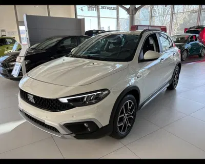 Fiat Tipo Tipo 5p 1.5 t4 hybrid Cross 130cv dct nuova a Ravenna