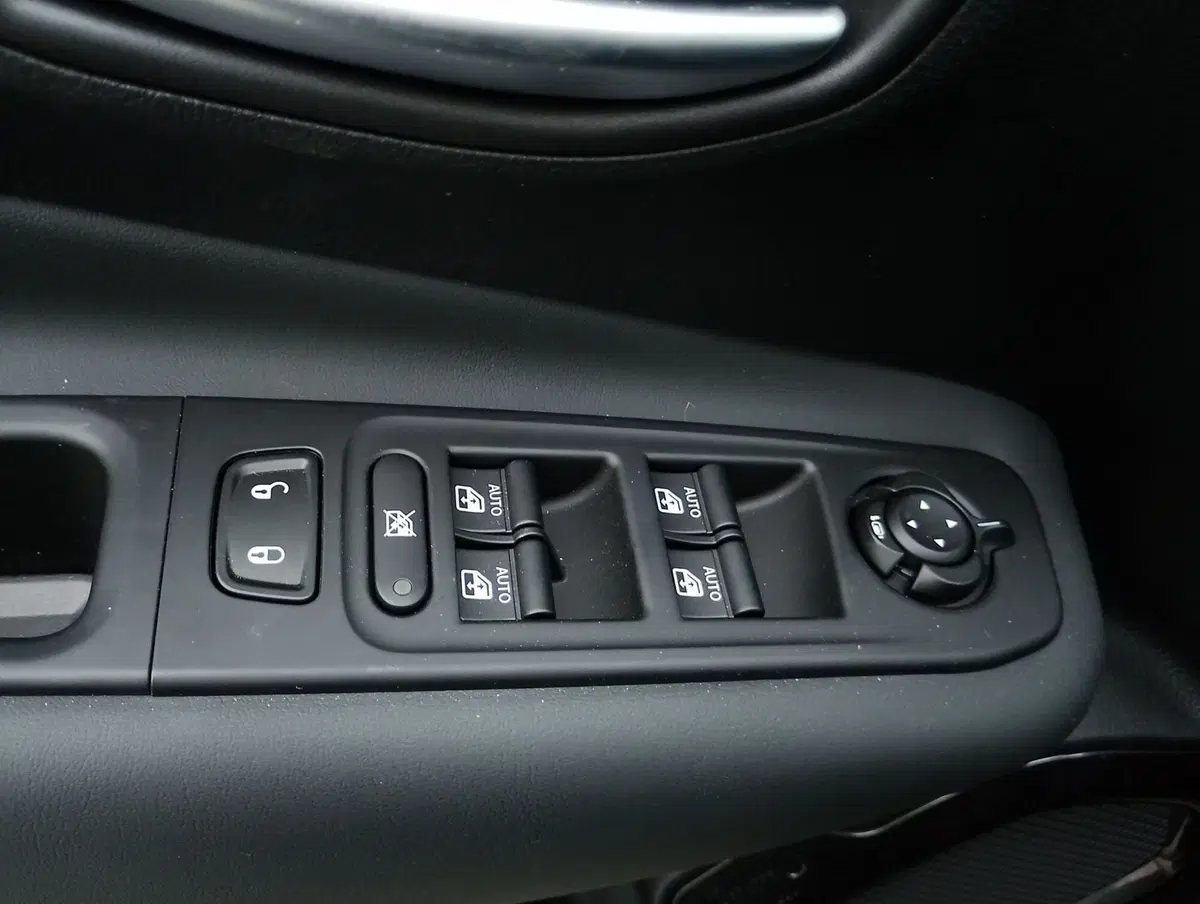 Jeep Renegade nuova a Ravenna (13)