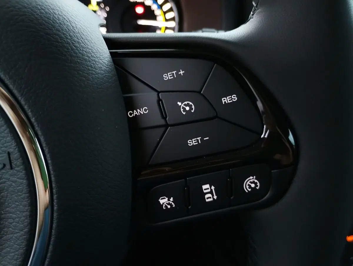 Jeep Renegade nuova a Ravenna (15)