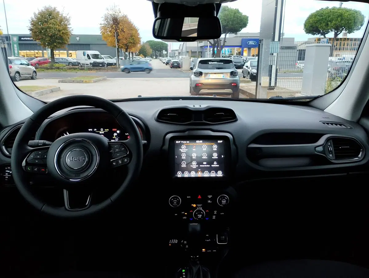 Jeep Renegade nuova a Ravenna (5)