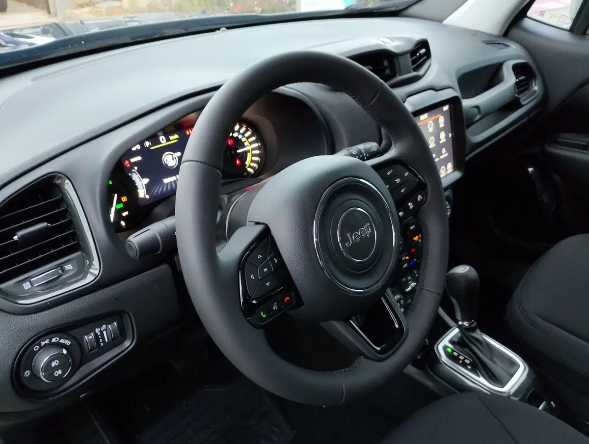 Jeep Renegade nuova a Ravenna (7)