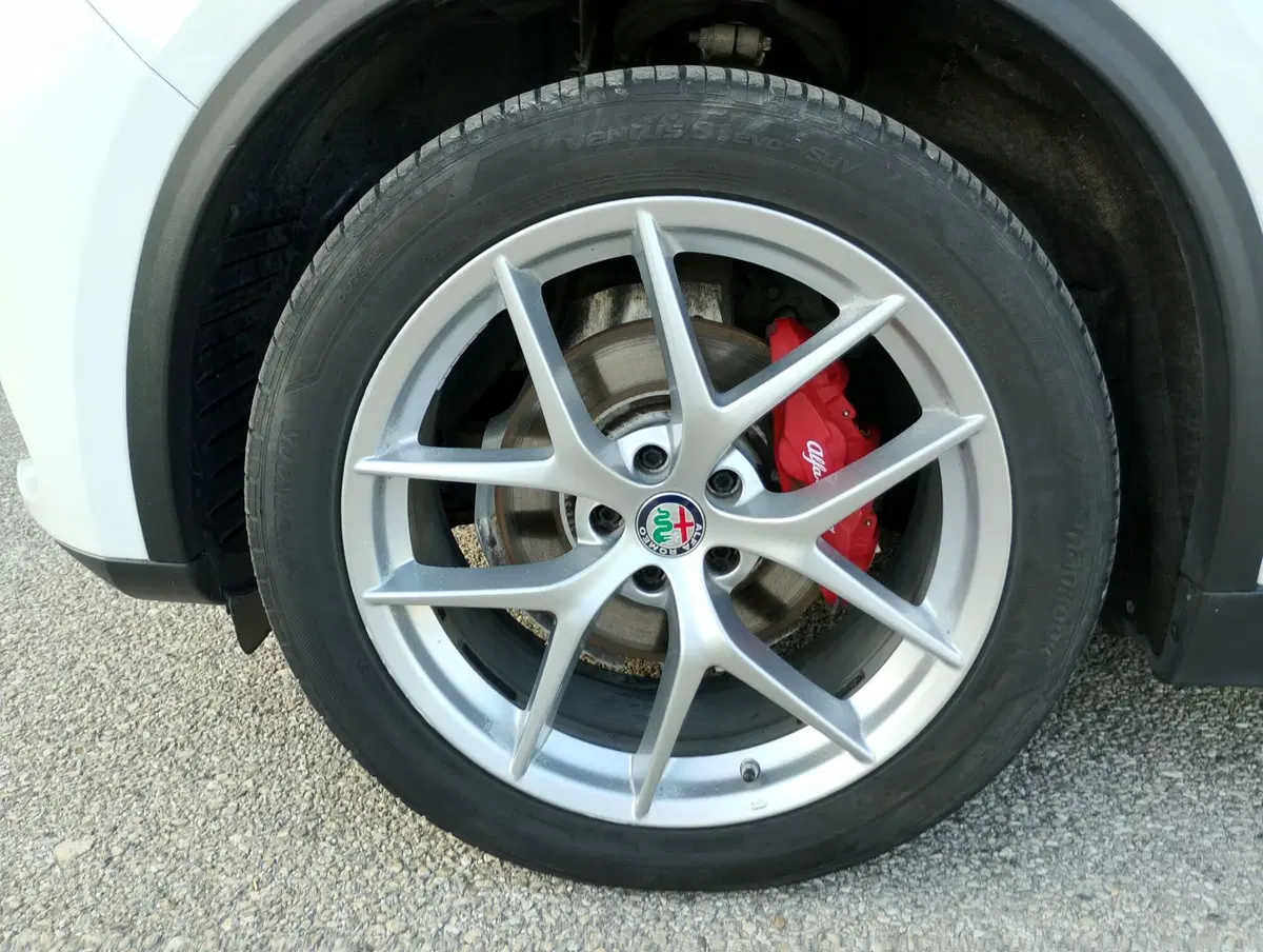 Alfa Romeo Stelvio usata a Ravenna (10)