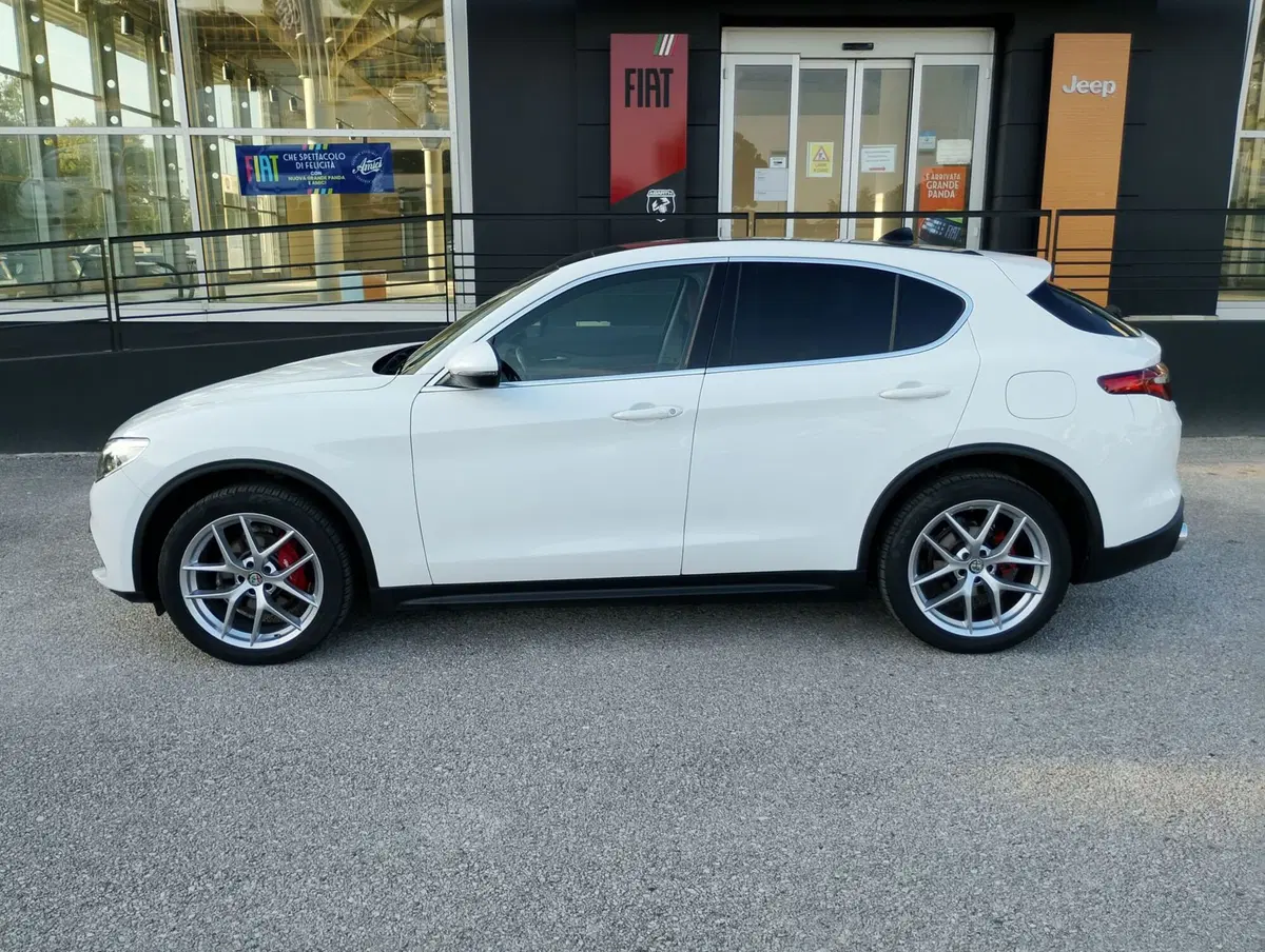 Alfa Romeo Stelvio usata a Ravenna (12)
