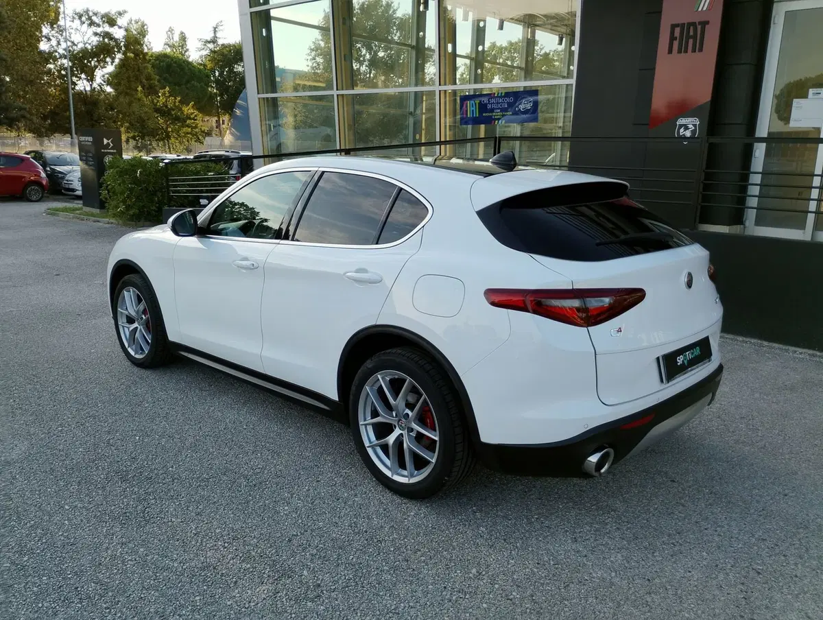 Alfa Romeo Stelvio usata a Ravenna (2)