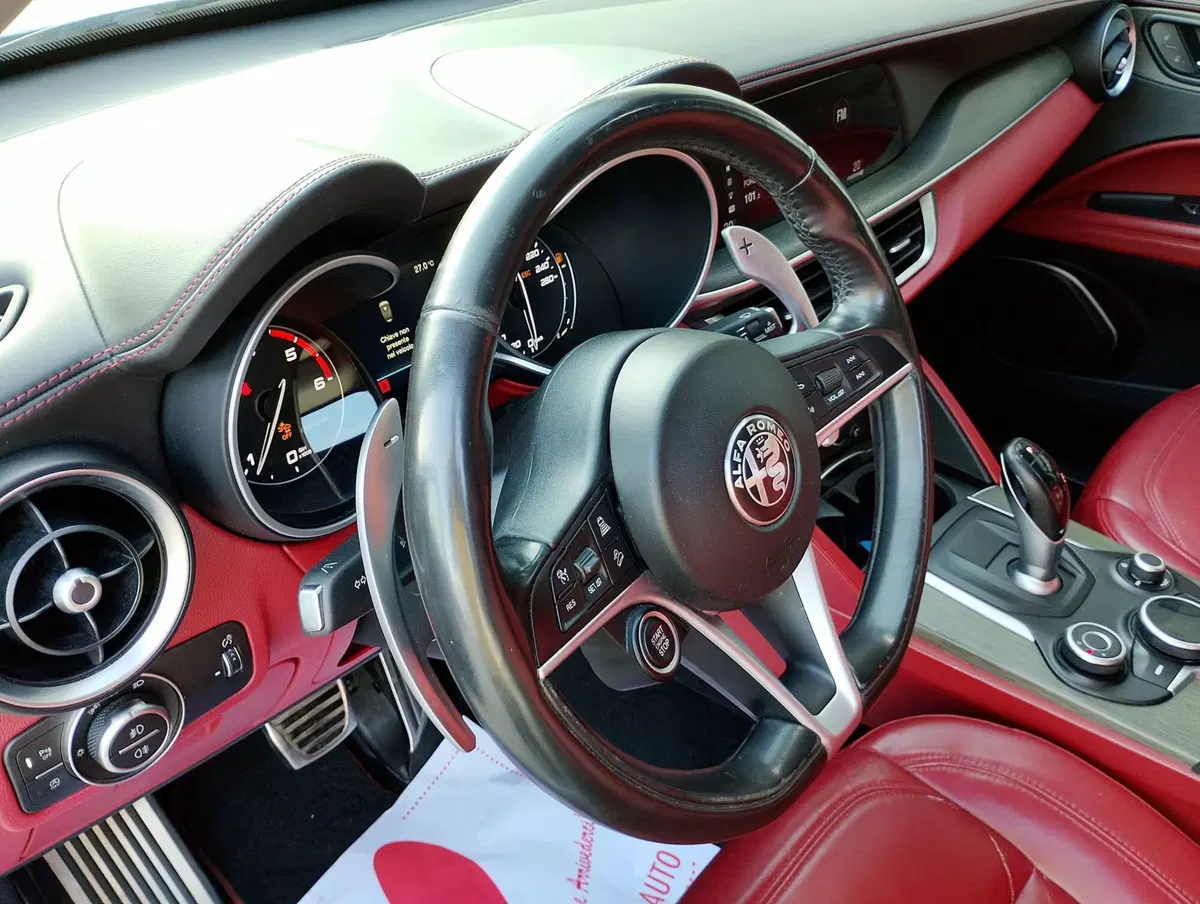 Alfa Romeo Stelvio usata a Ravenna (8)