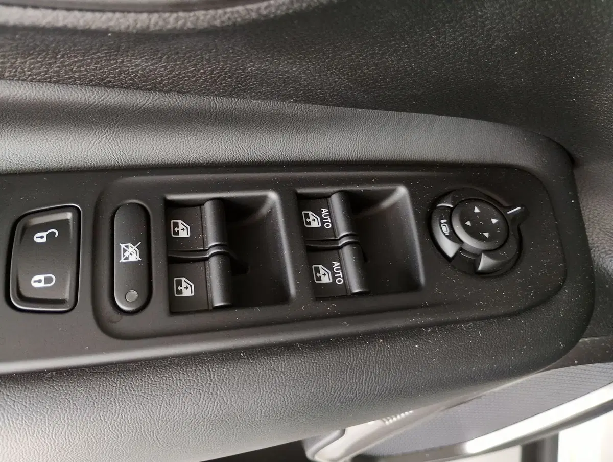 Jeep Renegade nuova a Ravenna (10)
