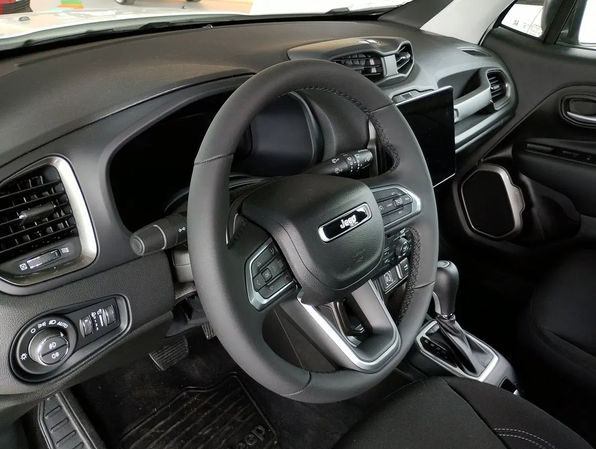 Jeep Renegade nuova a Ravenna (5)