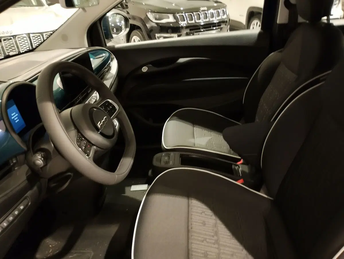 Fiat 500 Cabrio nuova a Ravenna (3)
