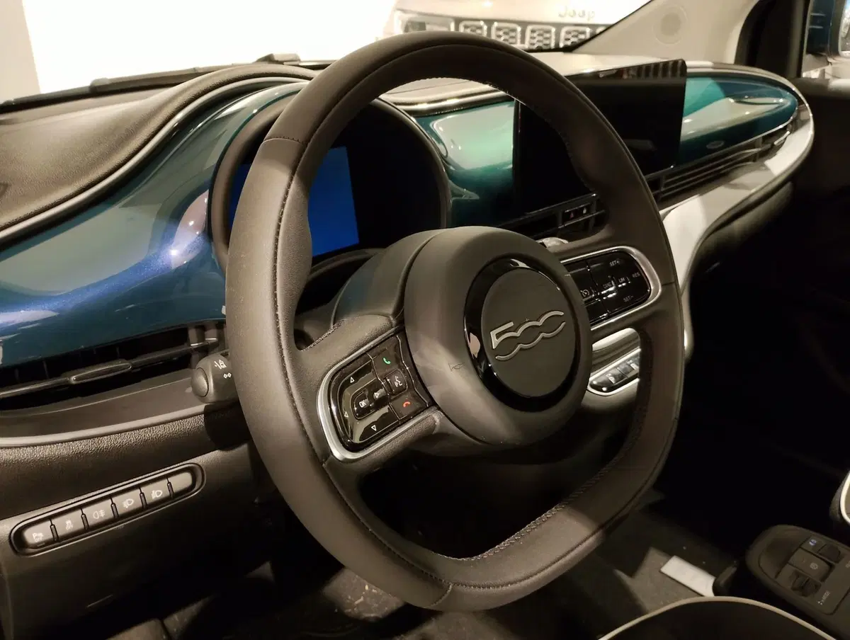 Fiat 500 Cabrio nuova a Ravenna (6)