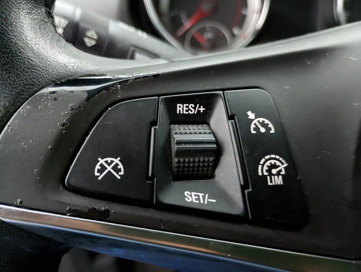 Opel Adam usata a Ravenna (16)