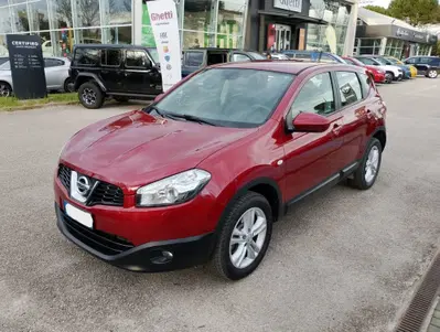 Nissan Qashqai 2.0 dCi DPF 4WD Tekna del 2013 usata a Ravenna