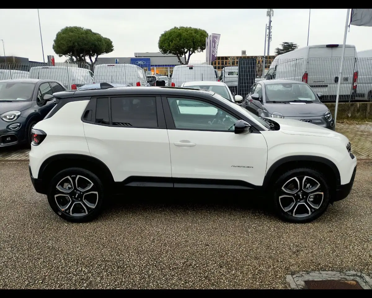 Jeep Avenger nuova a Ravenna (9)