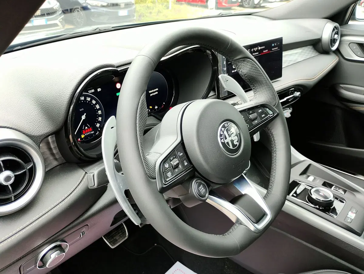 Alfa Romeo Tonale nuova a Ravenna (7)
