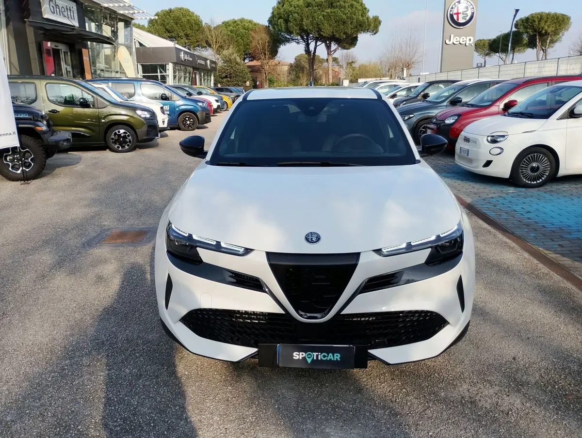 Alfa Romeo Junior nuova a Ravenna (10)