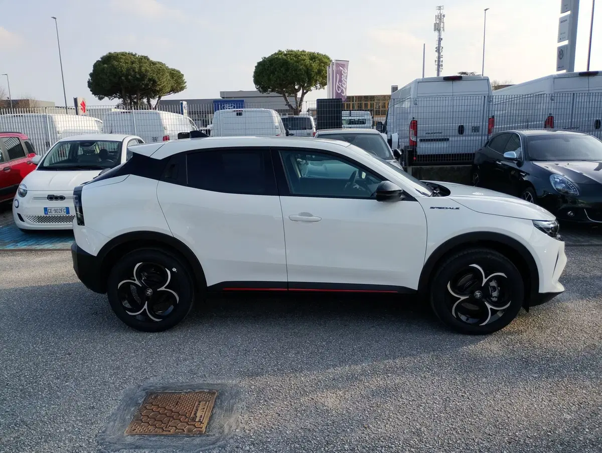 Alfa Romeo Junior nuova a Ravenna (11)