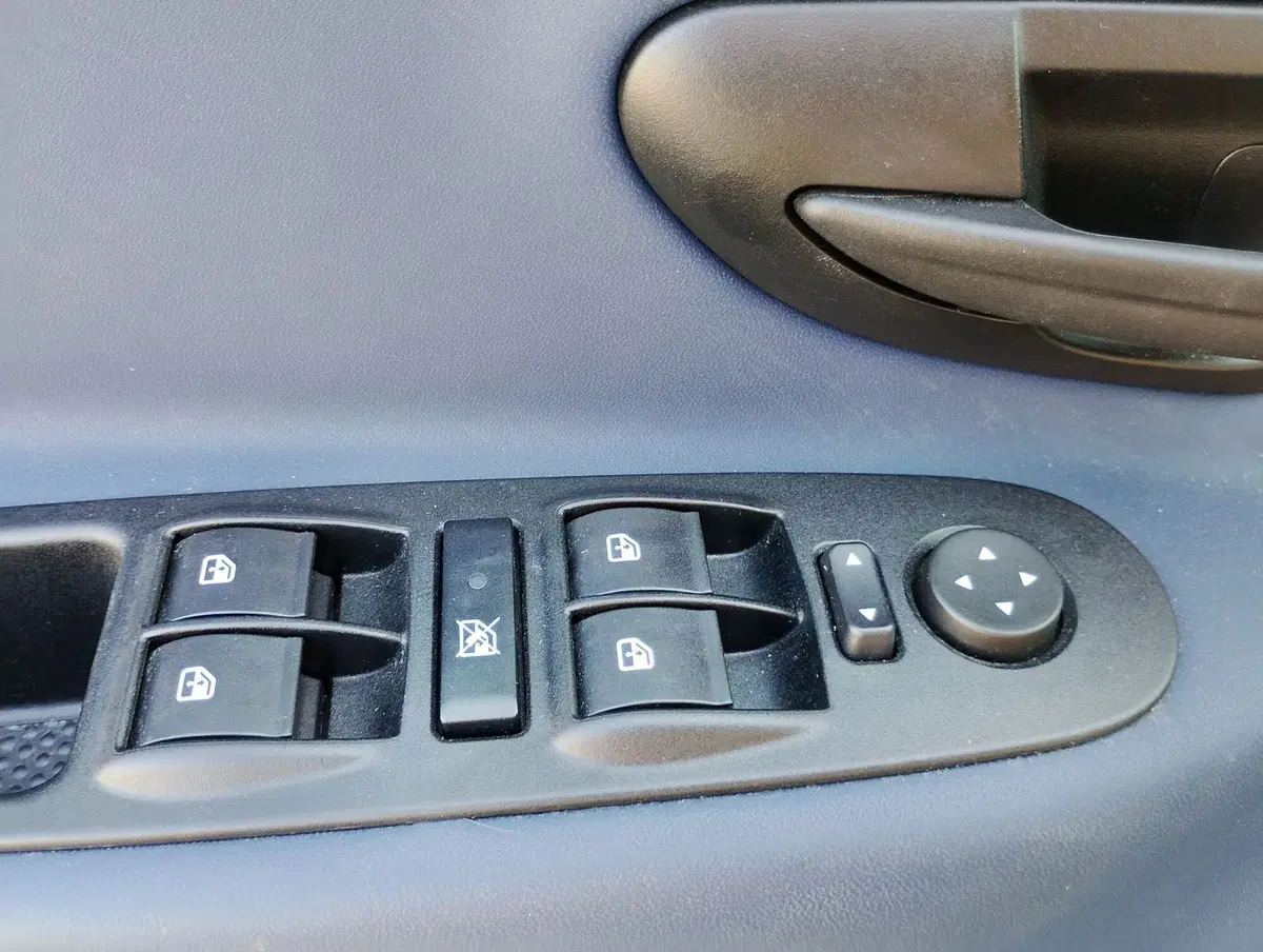 Lancia Ypsilon usata a Ravenna (14)