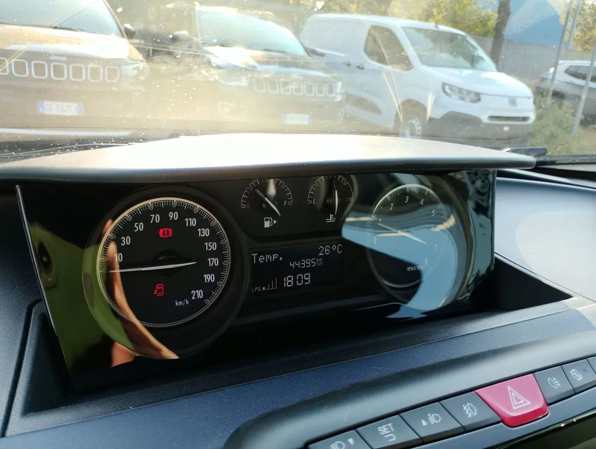 Lancia Ypsilon usata a Ravenna (18)