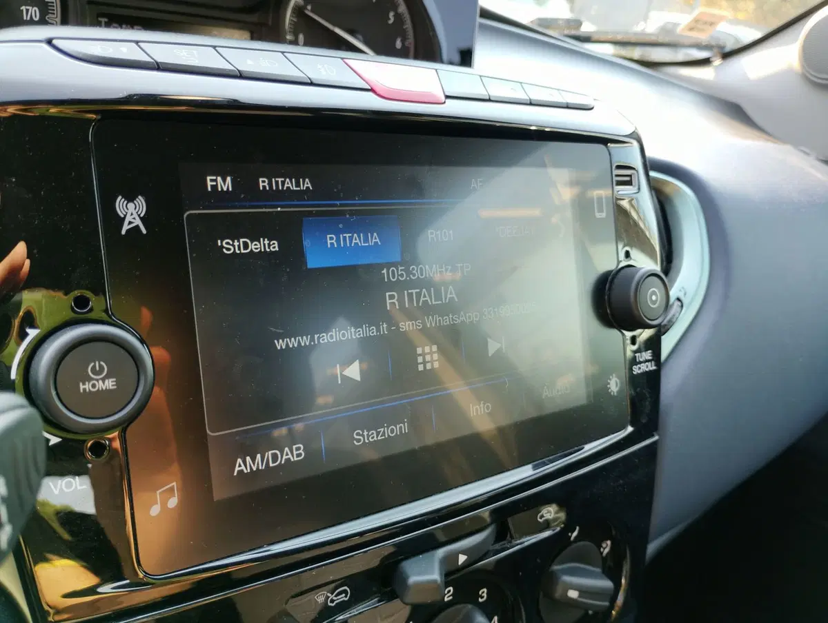 Lancia Ypsilon usata a Ravenna (19)