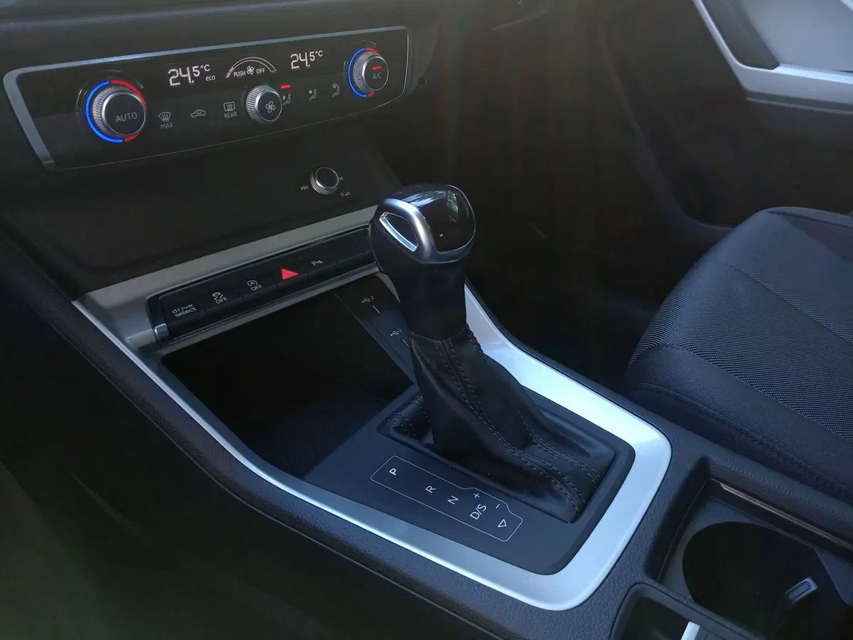 Audi Q3 Sportback usata a Bari (15)