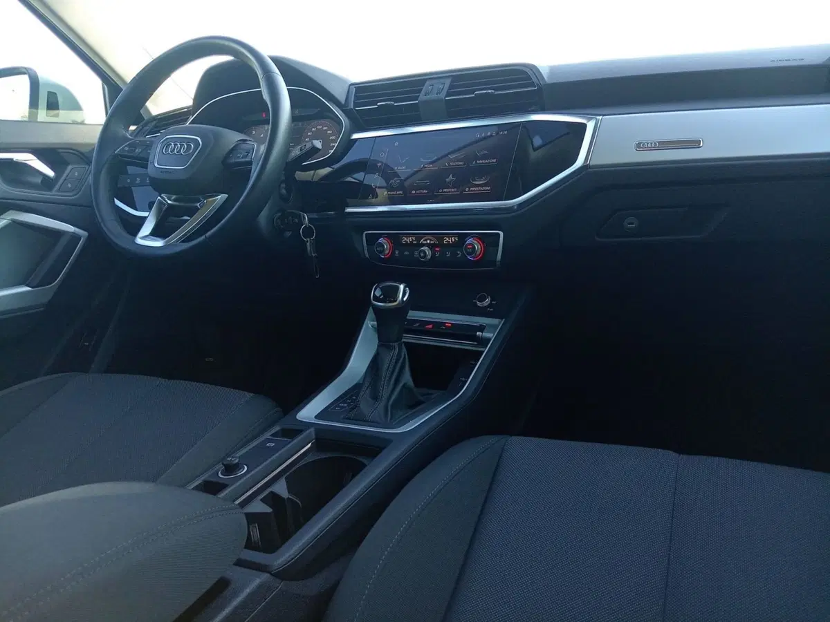 Audi Q3 Sportback usata a Bari (4)