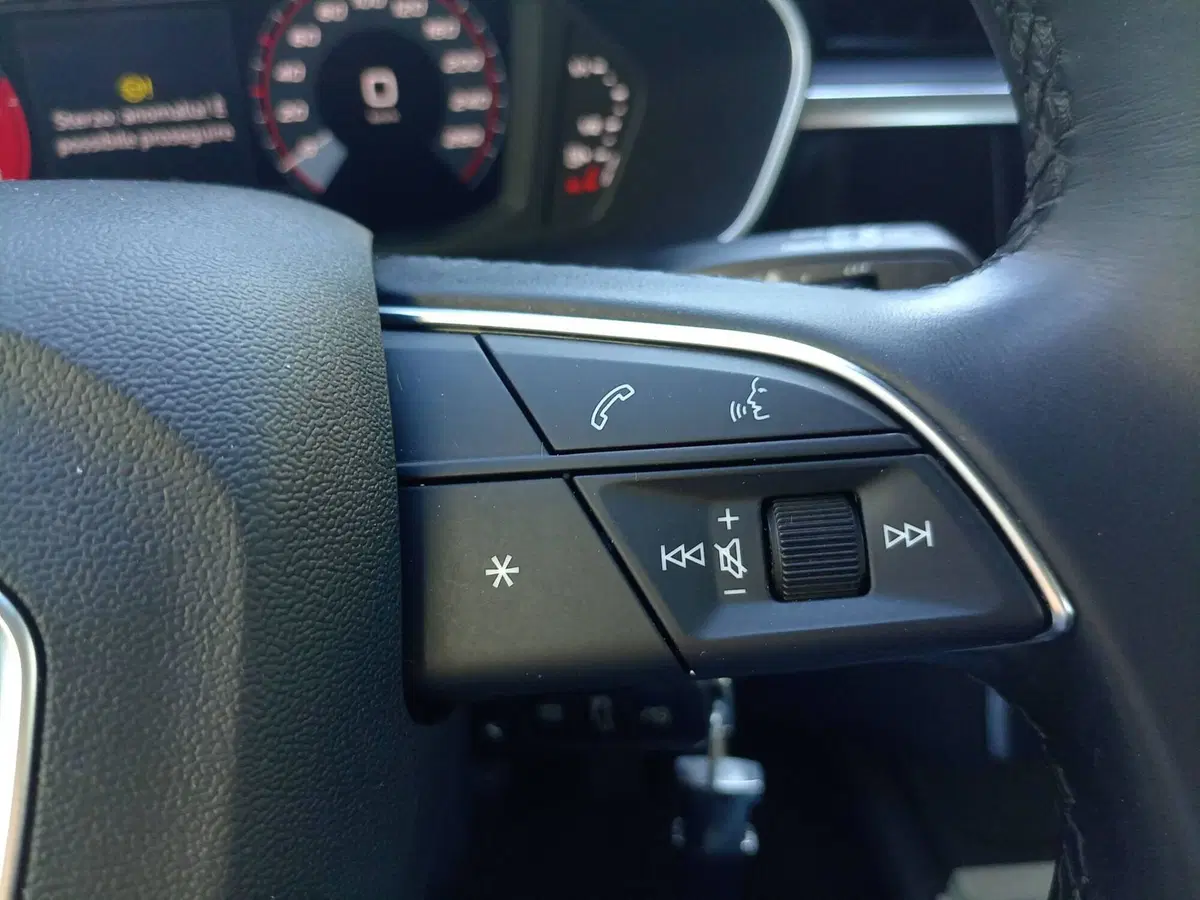 Audi Q3 Sportback usata a Bari (7)