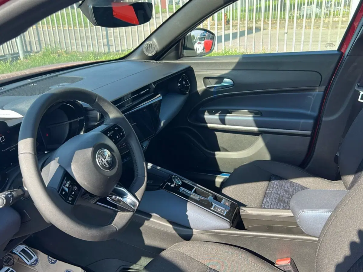 Alfa Romeo Junior nuova a Bergamo (10)