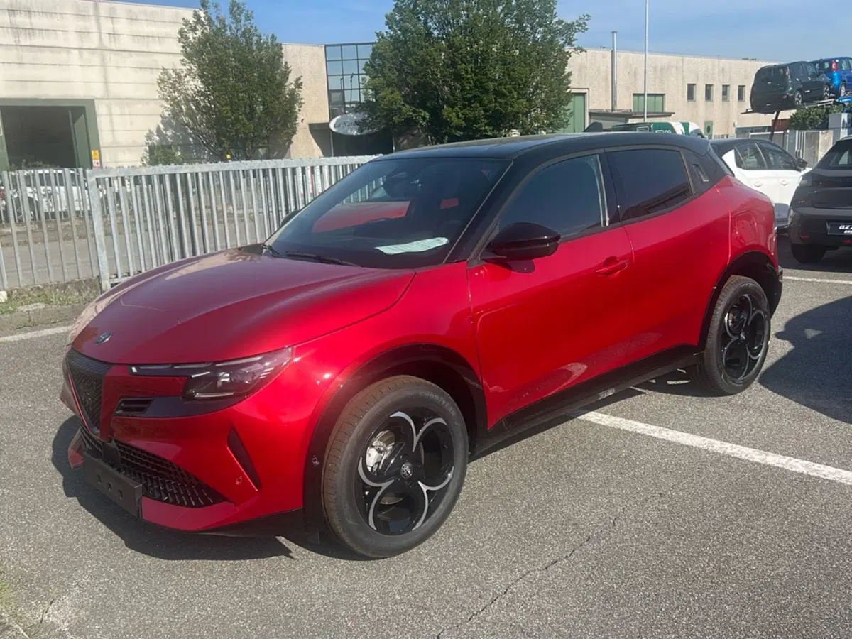 Alfa Romeo Junior nuova a Bergamo (2)
