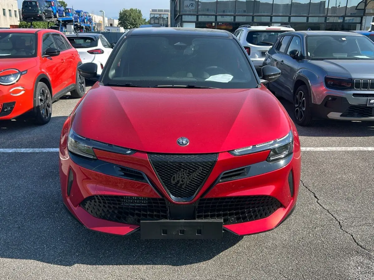 Alfa Romeo Junior nuova a Bergamo (3)