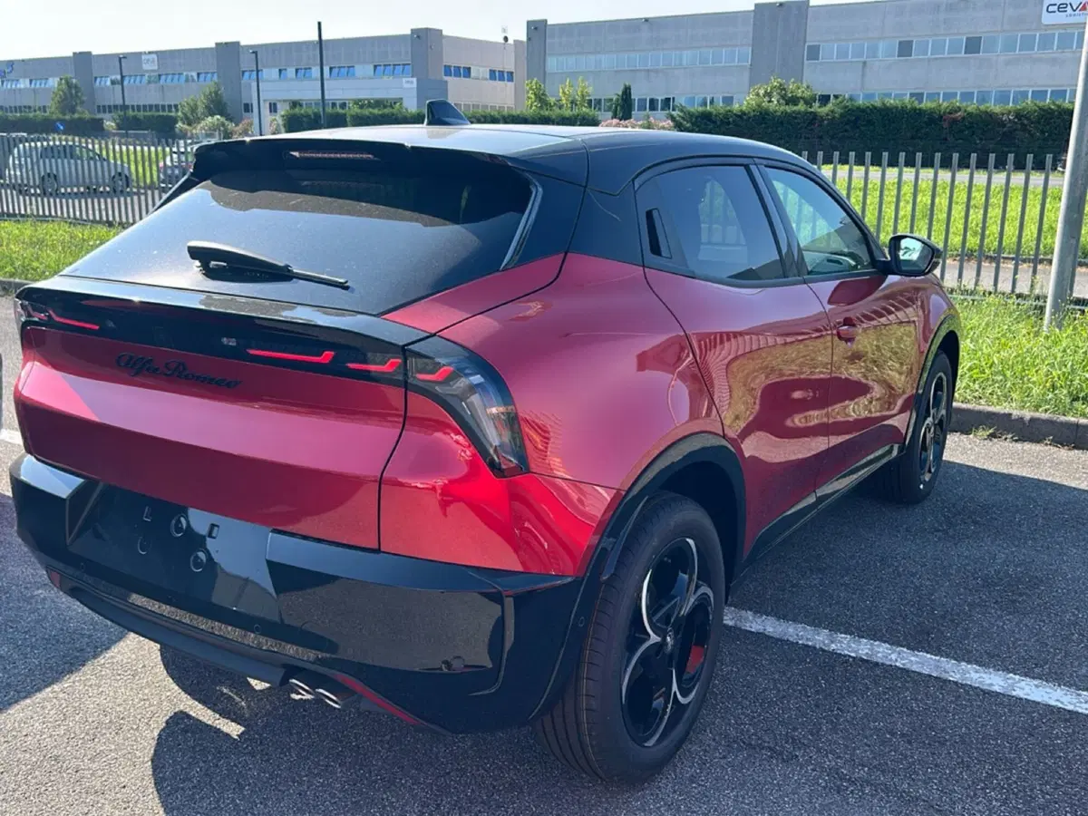 Alfa Romeo Junior nuova a Bergamo (7)