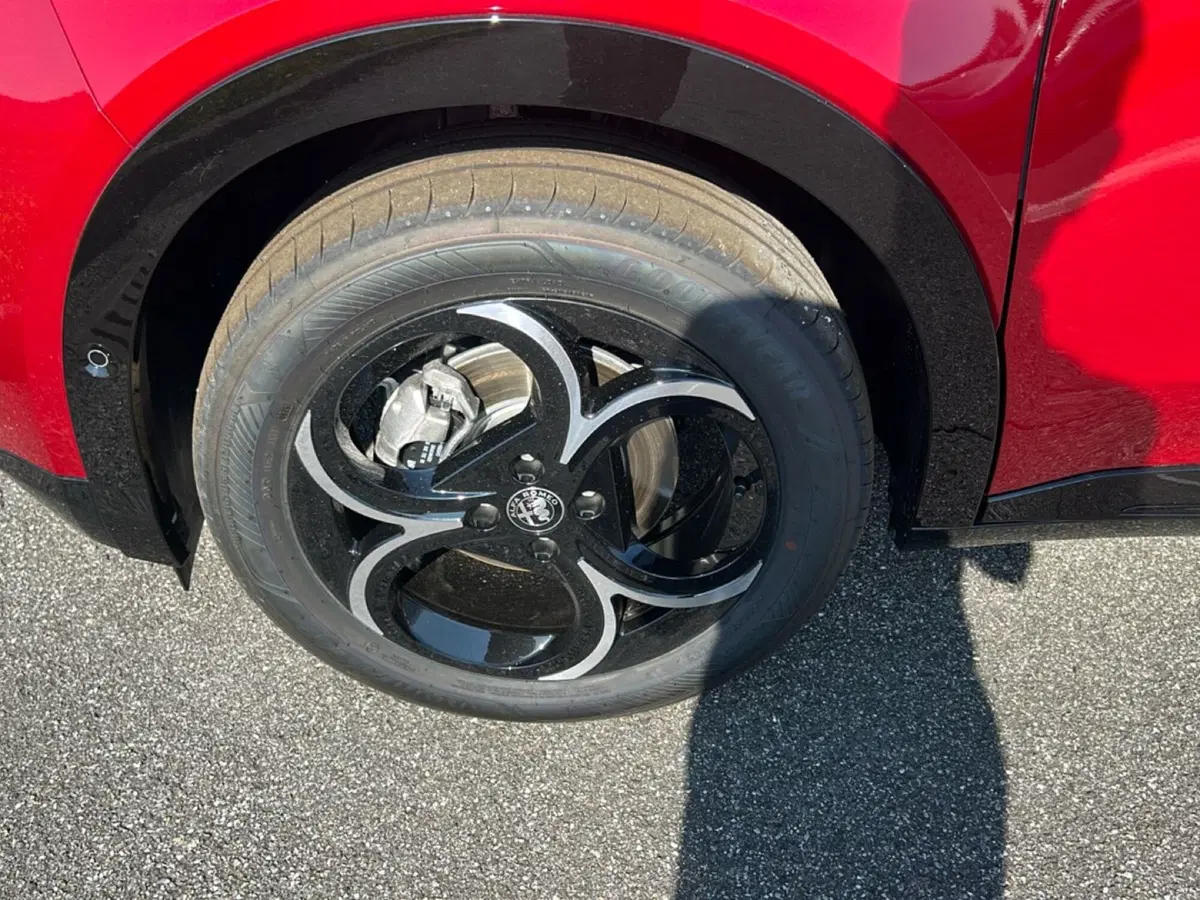 Alfa Romeo Junior nuova a Bergamo (9)