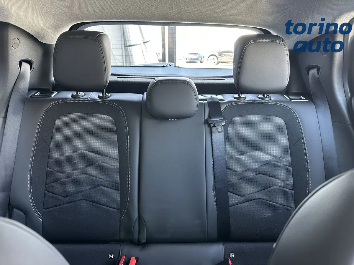 Jeep Avenger nuova a Torino (13)