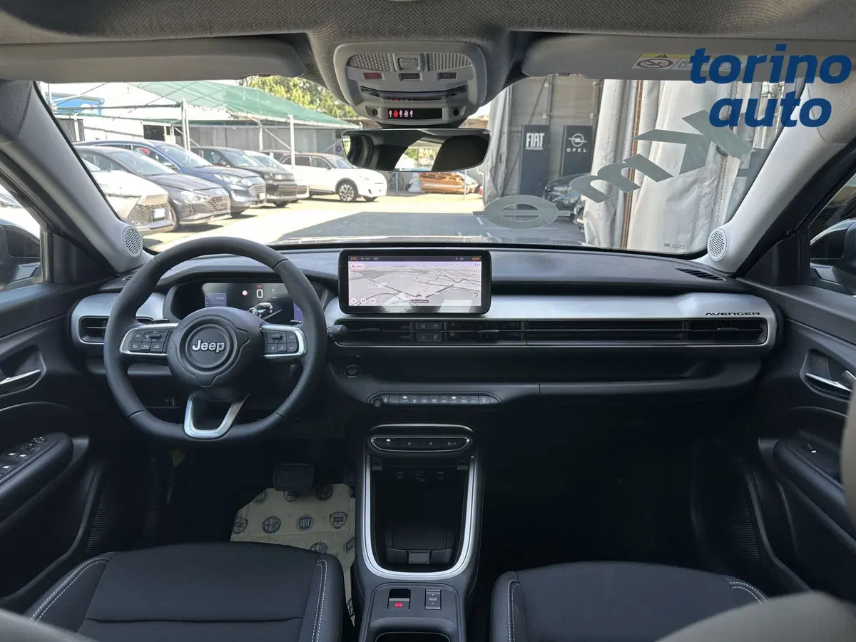 Jeep Avenger nuova a Torino (14)