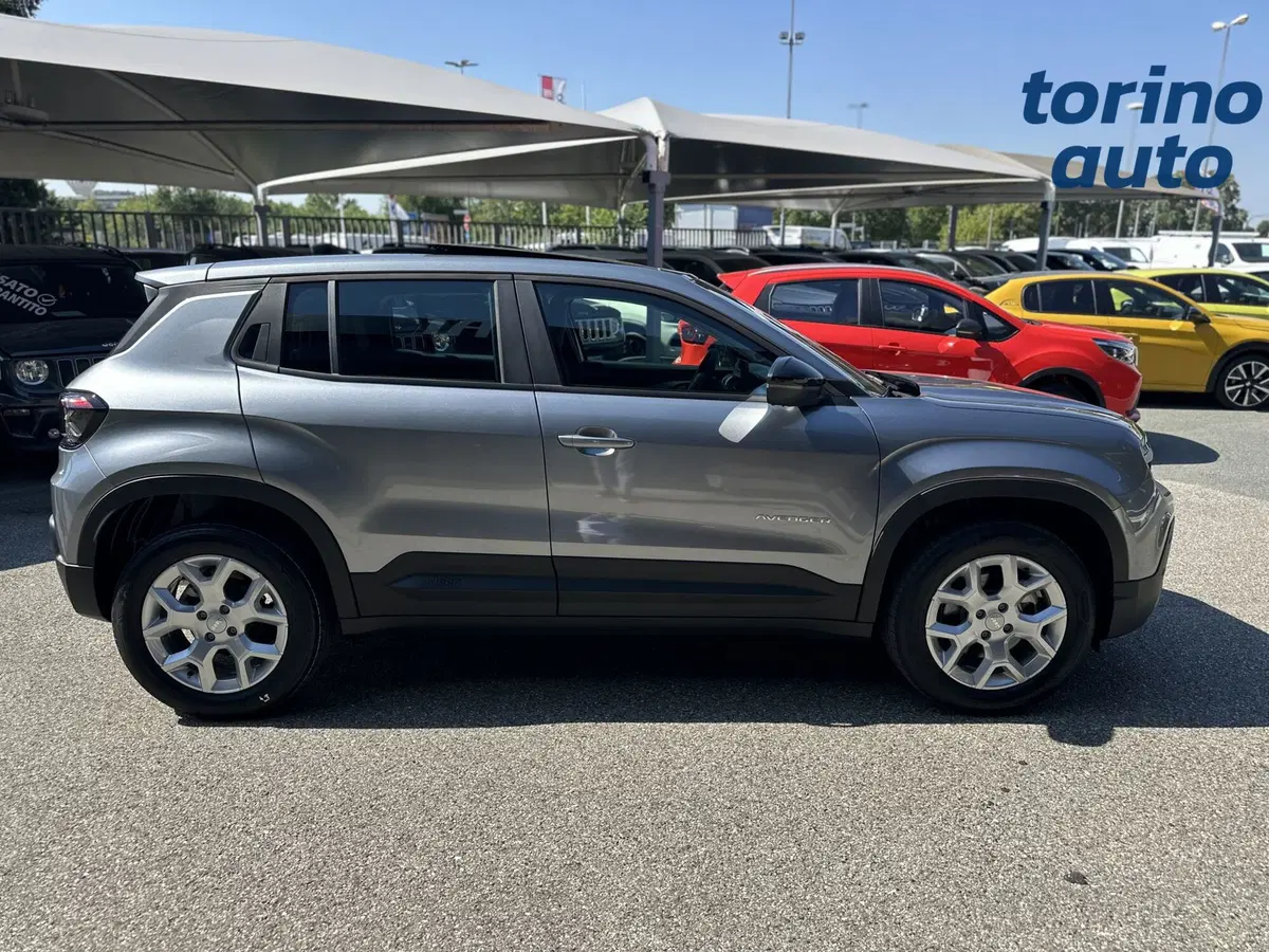 Jeep Avenger nuova a Torino (8)